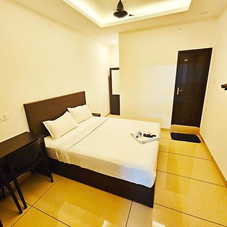 Hotel Apsara Residency Perintalmanna Exterior foto