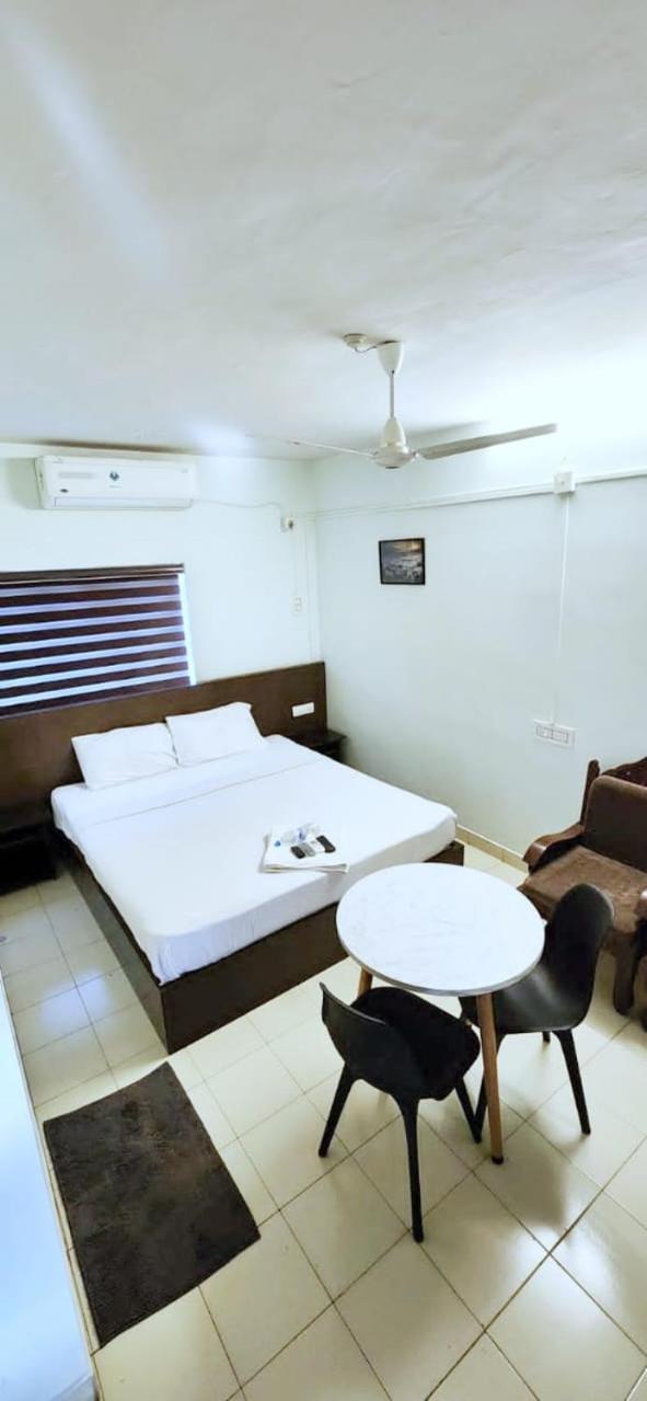 Hotel Apsara Residency Perintalmanna Exterior foto